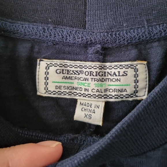 Men's ‎ Guess Originals Embroidered GUESS Stripes Short Sleeves Navy Blue Shirt - Picture 5 of 7